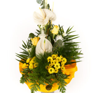 Hochstrauß mit Anthurien in gelb
