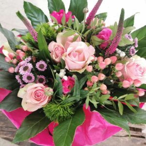 Blumenstrauß ( je nach Lagerung können Blumen und Farben variieren)